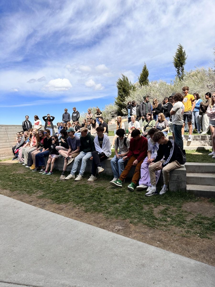 5.10.24 Students gather to learn about the Natural Histroy Museum in Salt Lake City.