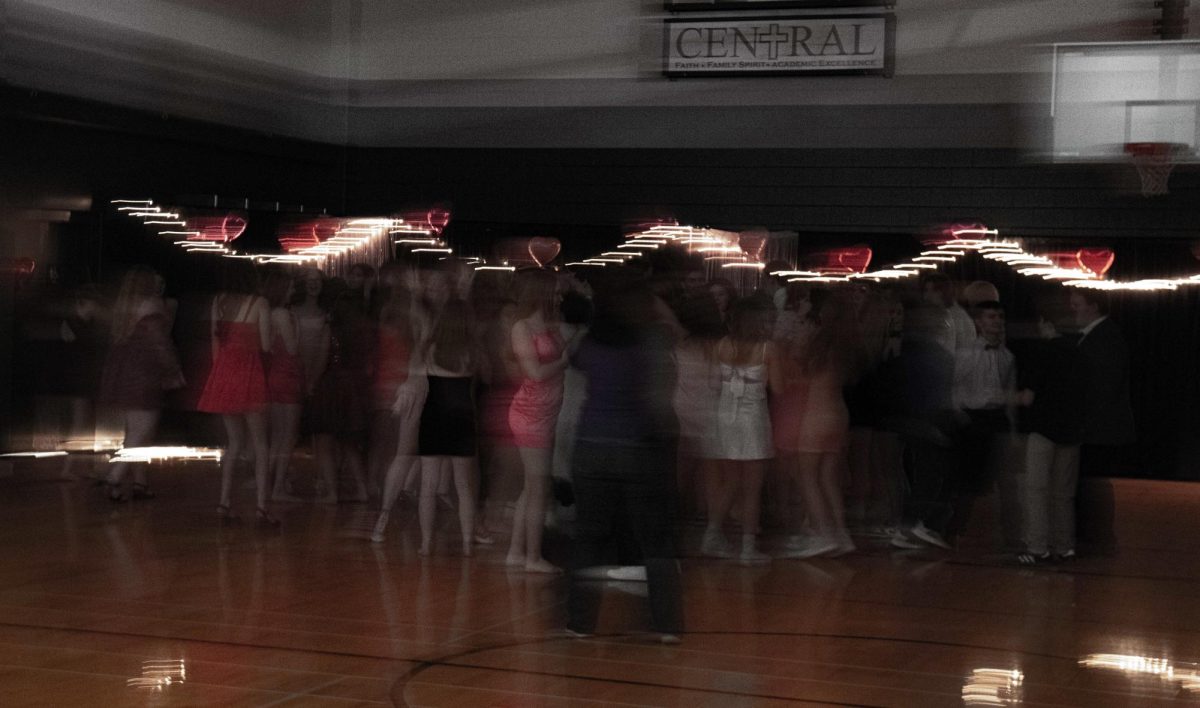 2.22.25
Photo of students at the sweethearts dance.

(Student Life)