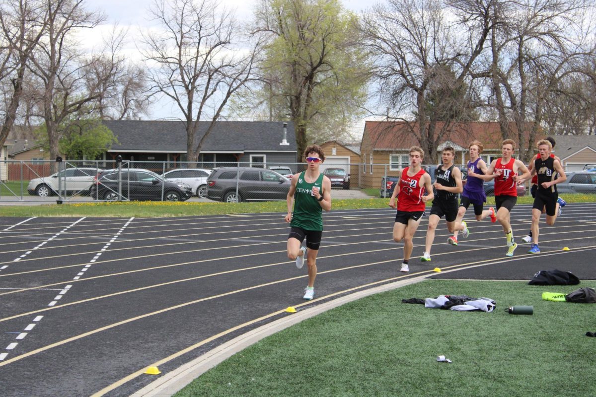 4.29.25 Junior Greyson Piseno running the 3200m race. 