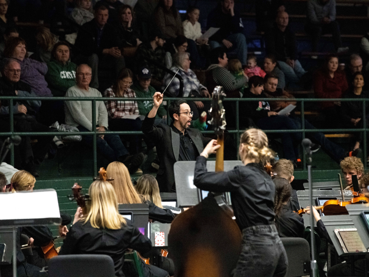 12.17.25
Mr. Martinez conducting for Cantata concert.