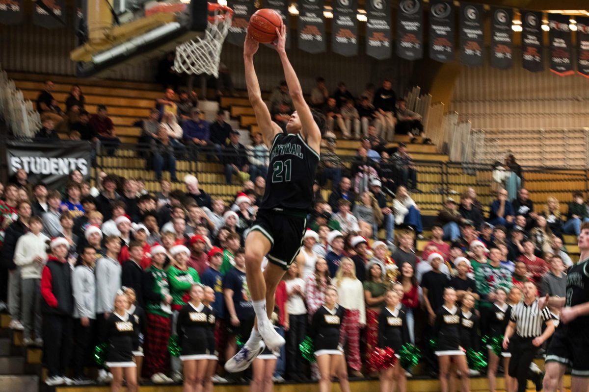 12.16.25
Billings Central goes against West in Basketball match.