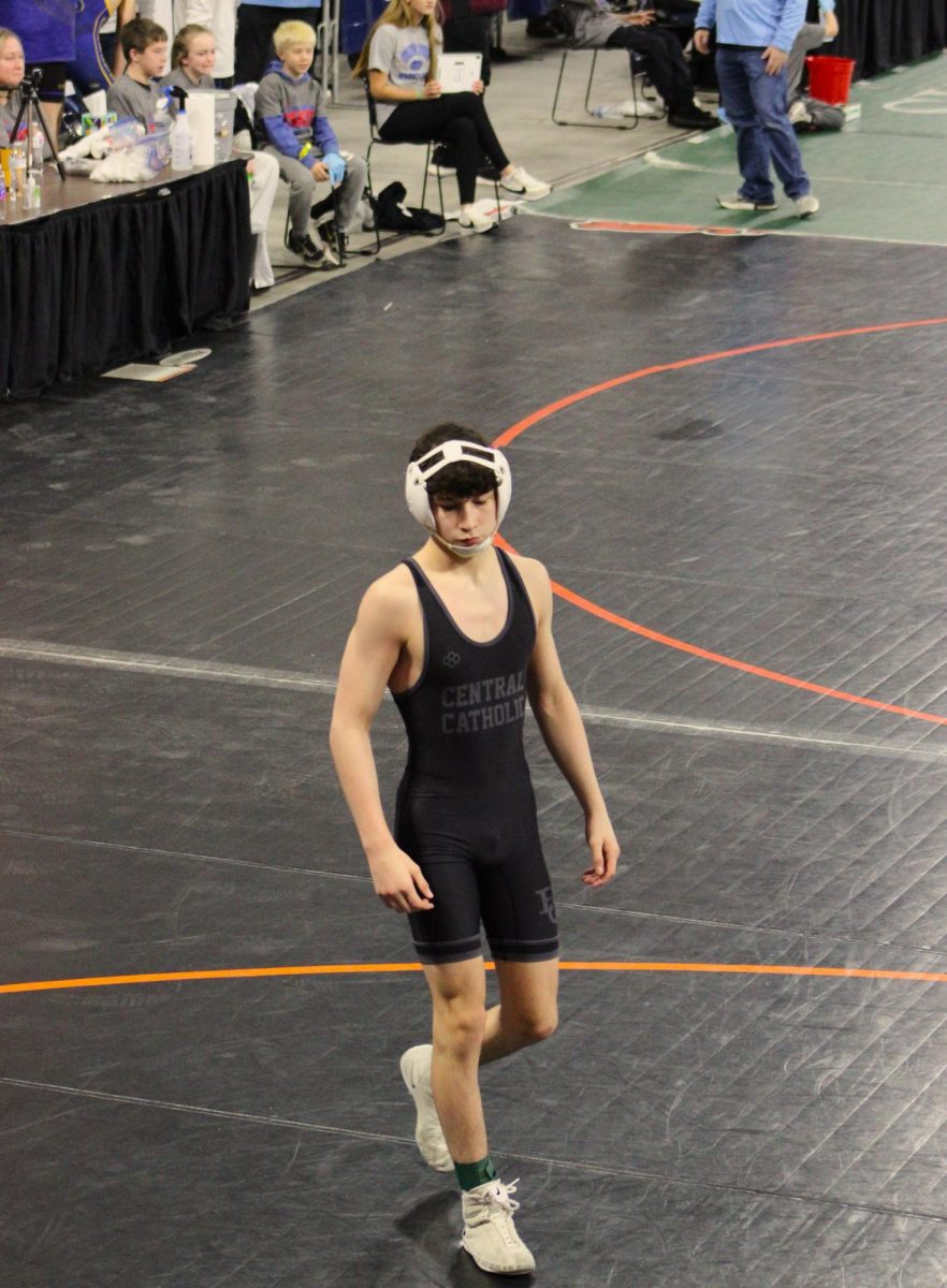 2.21.26
Sophomore Kaius Rivera walks to center mat at the 2026 MHSA State Tournament