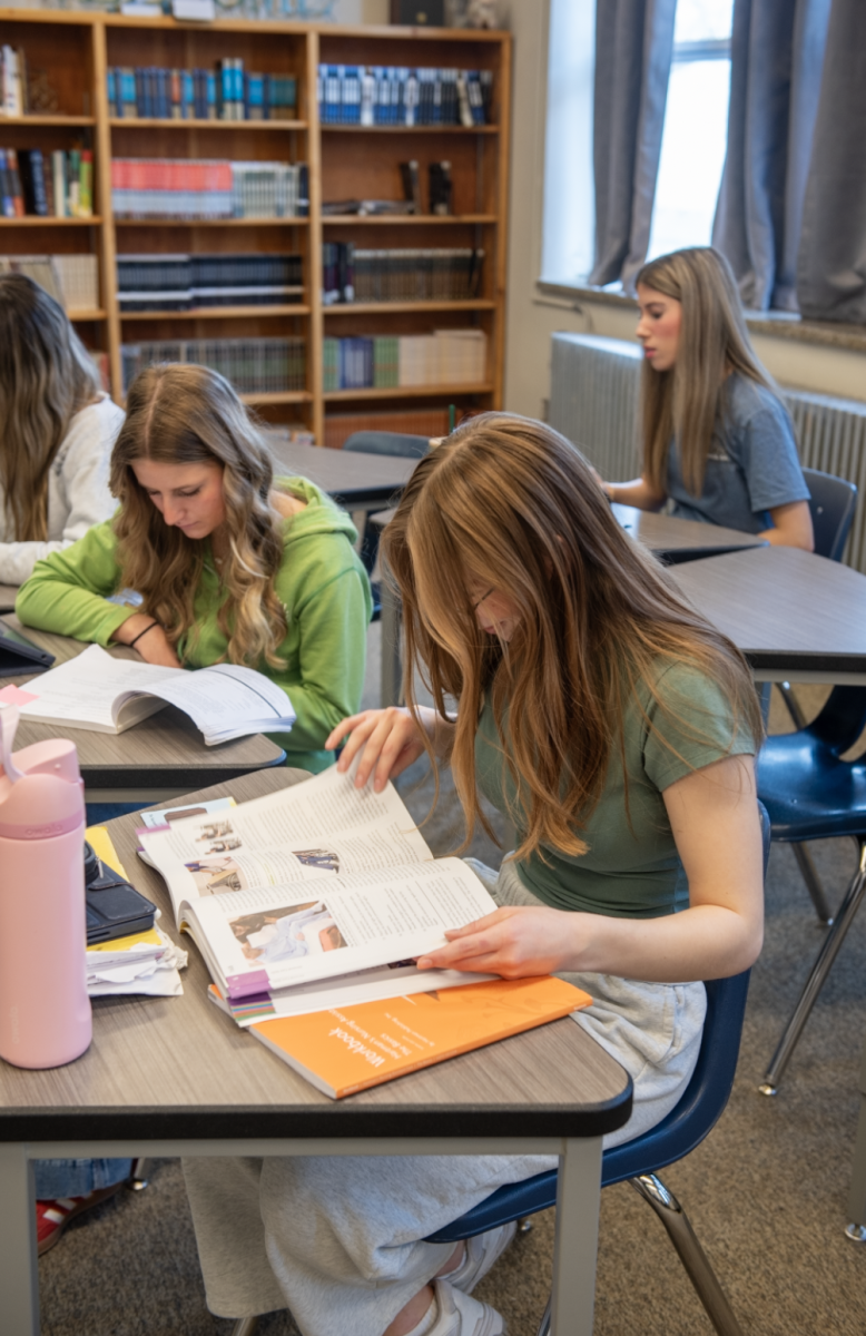 3.19.26
Senior Brynn Sogaard studies for her Foundations of Healthcare class.